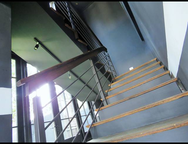 510M² BUSINESS TO LET IN SOMERSET WEST CENTRAL